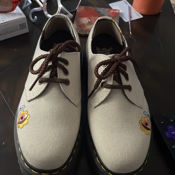 DoC Marten V 1461 Quad  (discontinued) Beige /Floral   Never worn.. Size 7 - Picture 2 of 6